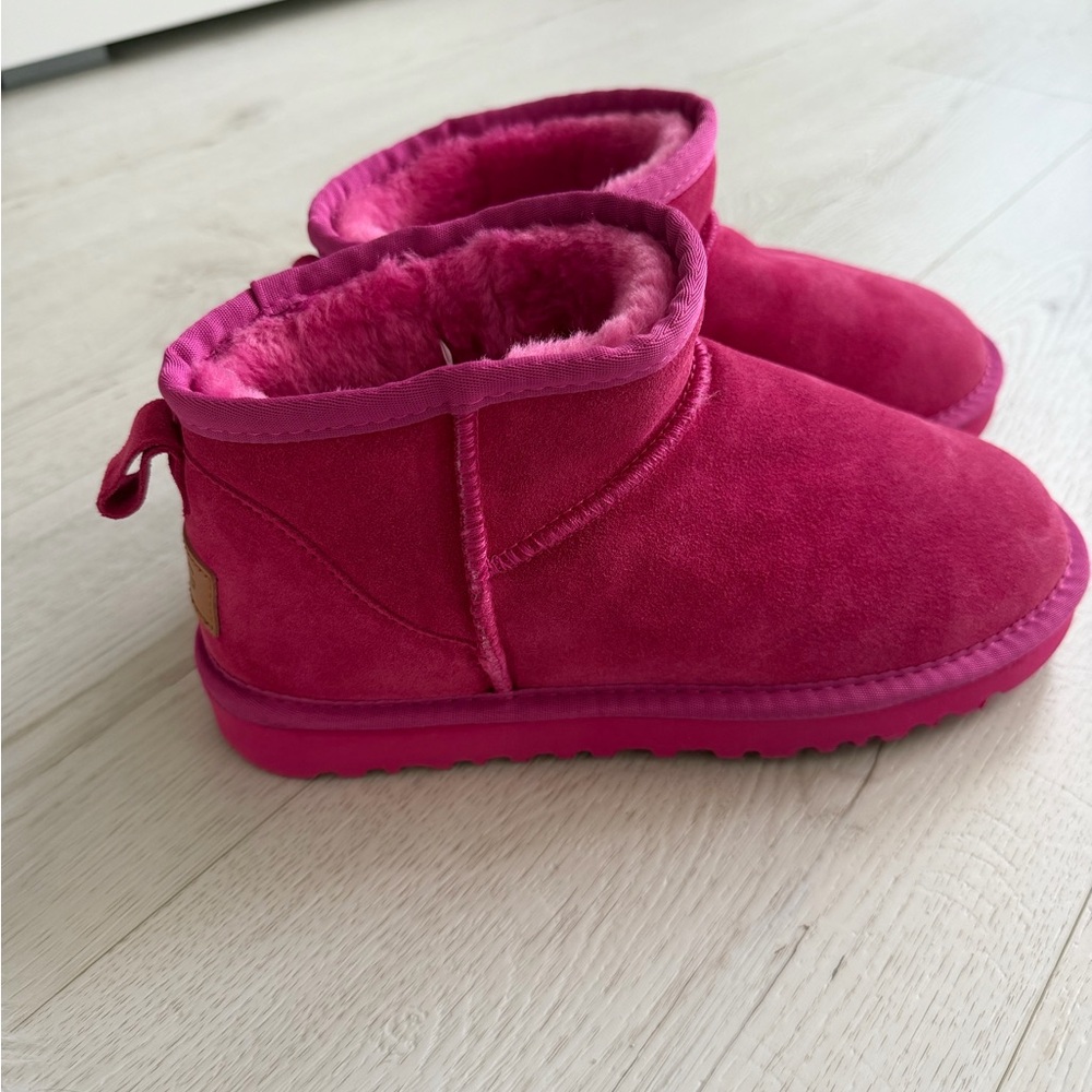 Uggs Mini pink boots size 39